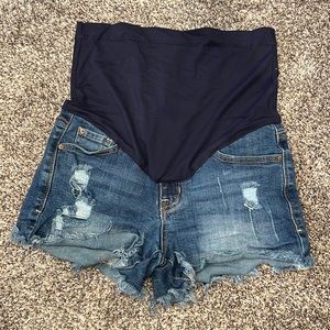Pink Blush Maternity Shorts Size Small